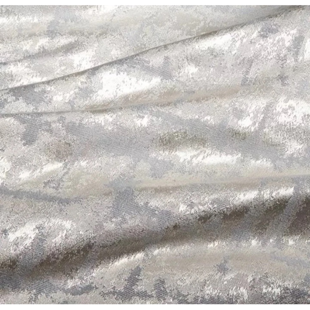 Hudson Park Collection  Comforter Luxurious Bedding Set - Picture 5 of 8